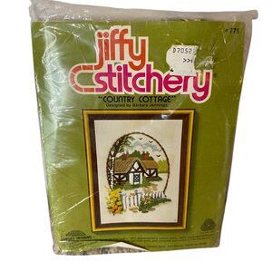 Jiffy Stitchery Vintage " Country Cottage " Crewel Embroidery Kit NIB #775